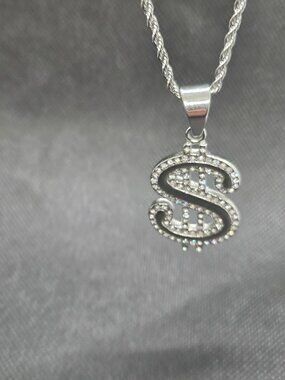 100% stainless steel 24" necklace with money pendant